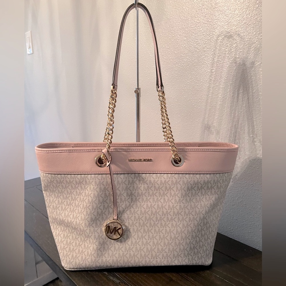 Gently used MK purse